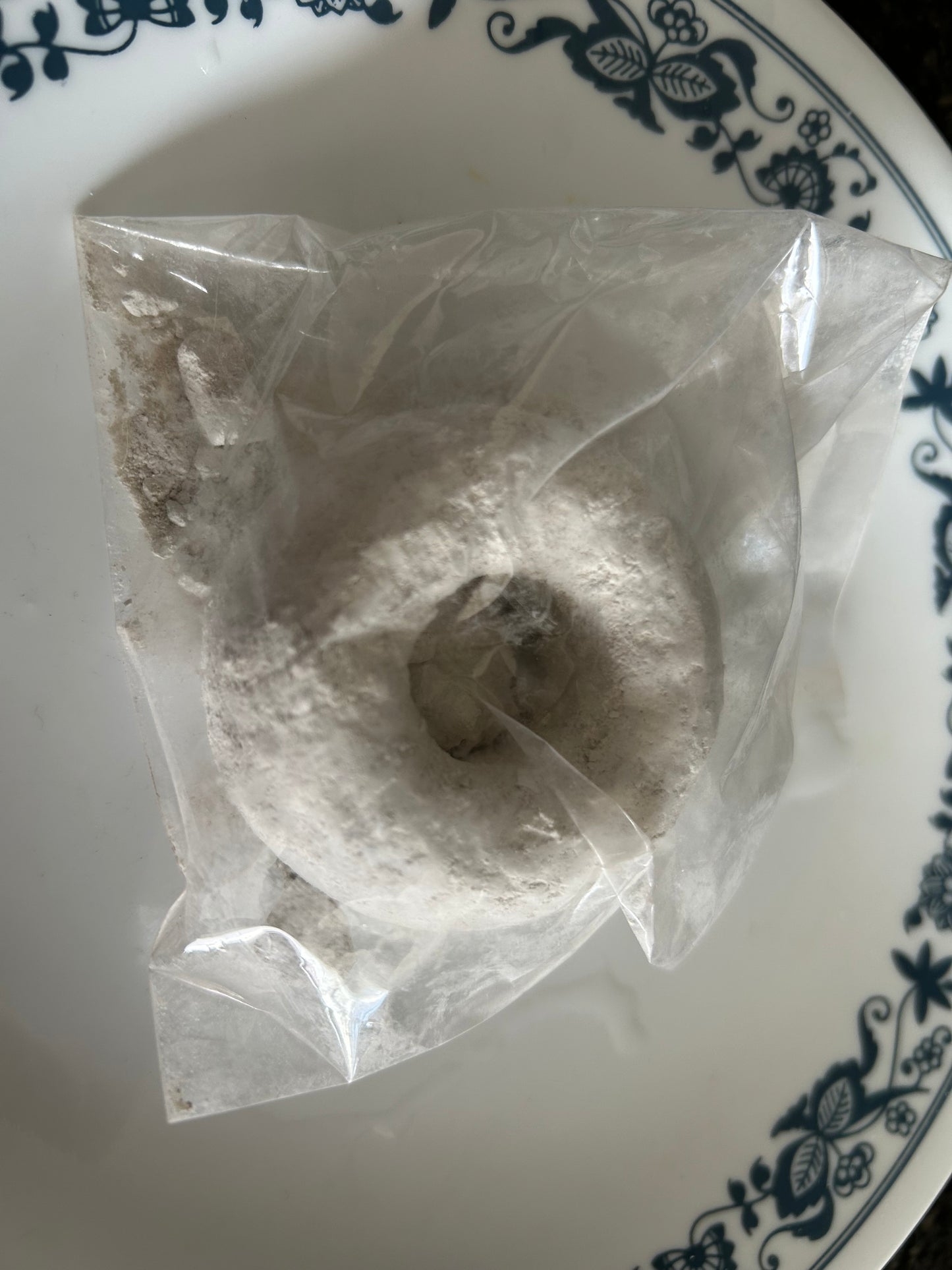 Dona de barro cubierta de cremino